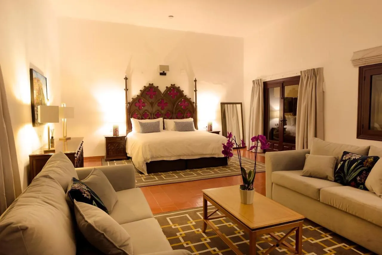 La Roca Rara - 8 Bedroom Villa Nerja